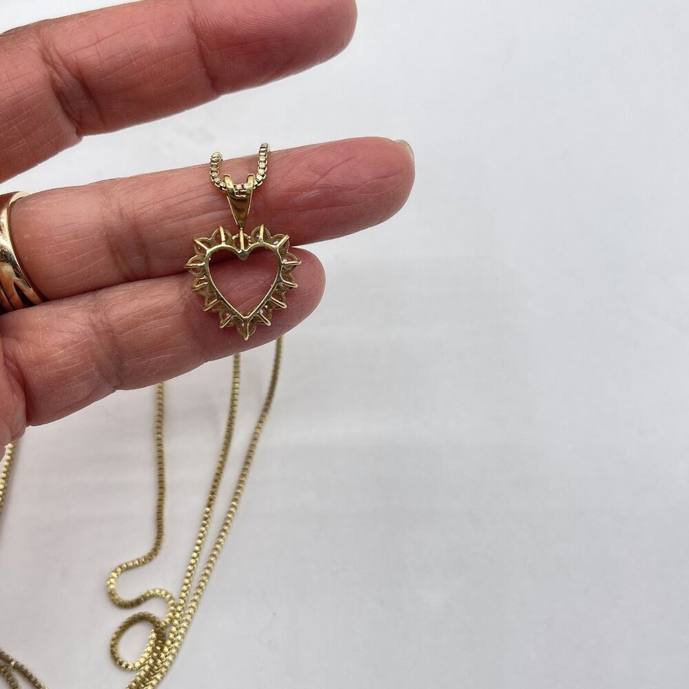 14K Gold Heart Pendant Necklace With Cubic Zirconia Stones 28" - Picture 8 of 8